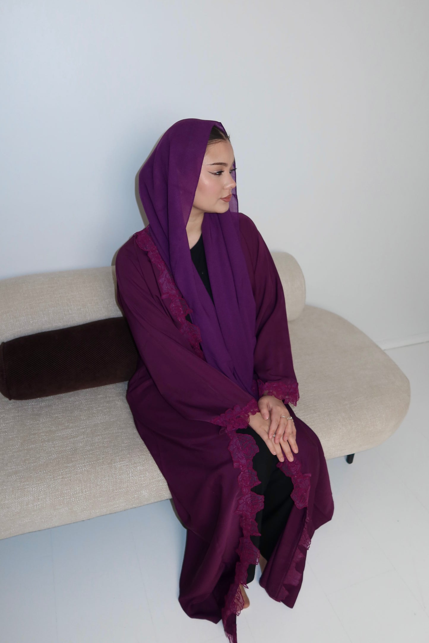 Dantel Violet