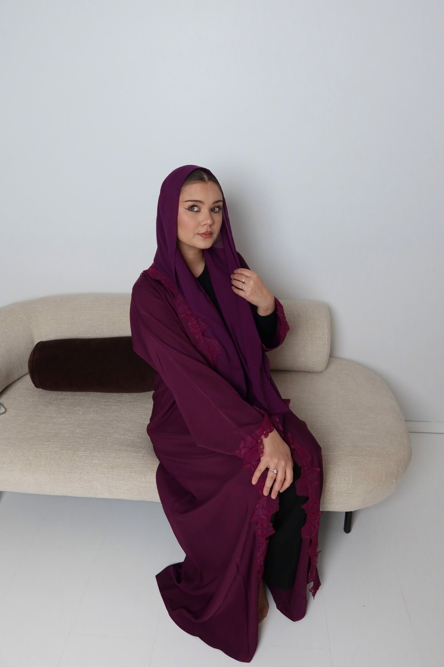 Dantel Violet
