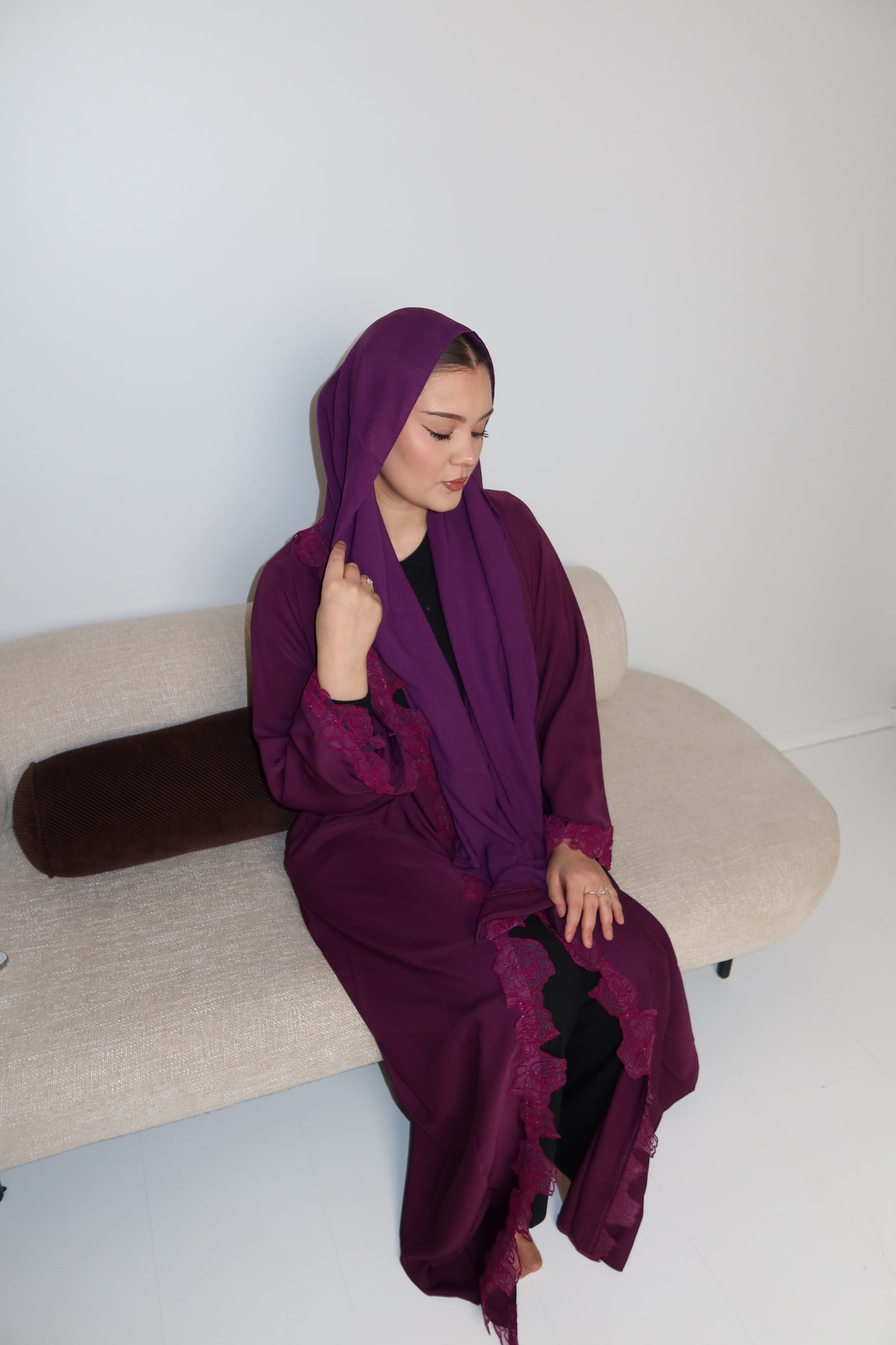 Dantel Violet