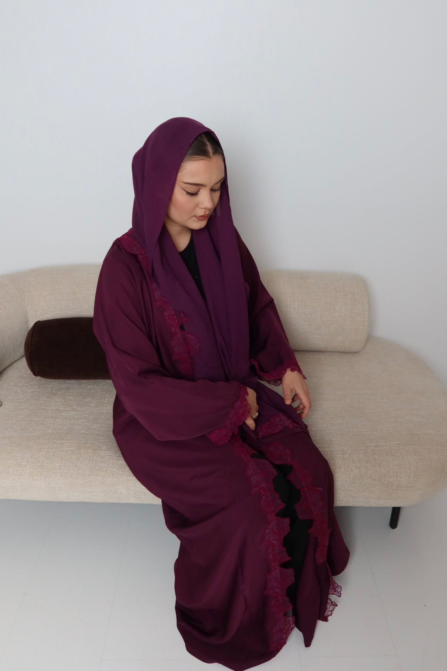 Dantel Violet